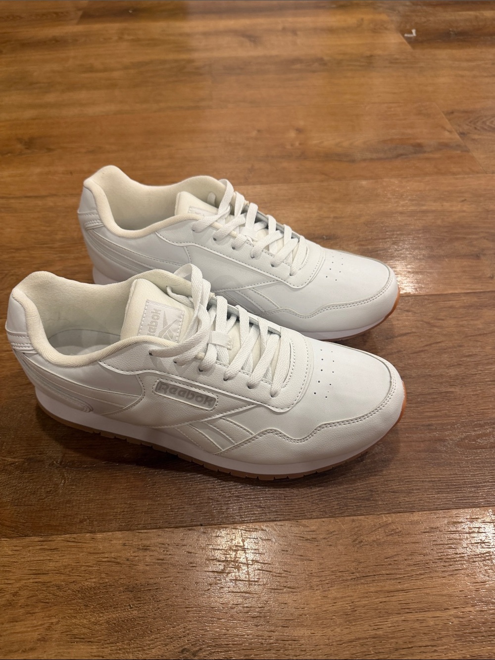 Size 11.5 Reebok Men's White Leather Classic Sneakersnew no box